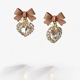 Kahverengi Kurdeleli Kalp Taşlı Küpe